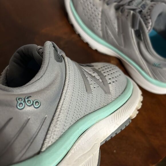 🔥🔥 NEW BALANCE 860 V10 Running Shoes - Silver/Mint - Women Sz 9.5 - EXCELLENT - Picture 11 of 12